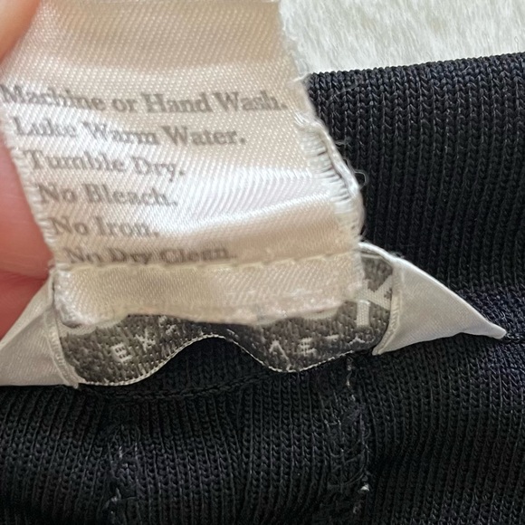 EXCLUSIVELY MISOOK PULL ON BLACK PANTS SIZE LARGE MINIMALIST CLASSIC MODERN - Picture 4 of 6